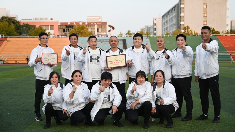 3、拔河比賽勇奪第一_副本.jpg